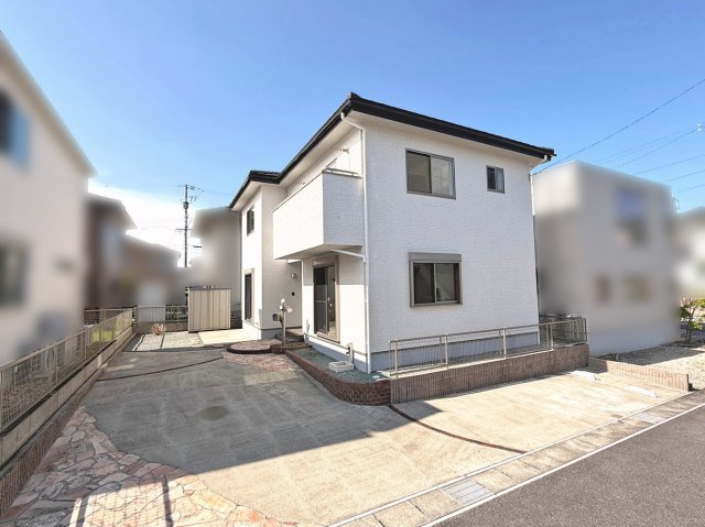 【外観】 | 四日市市三滝台２丁目 | オール電化仕様の４ＬＤＫ　内外装リフォーム済