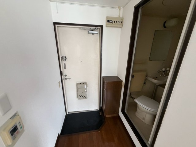 メゾン香枦園の玄関