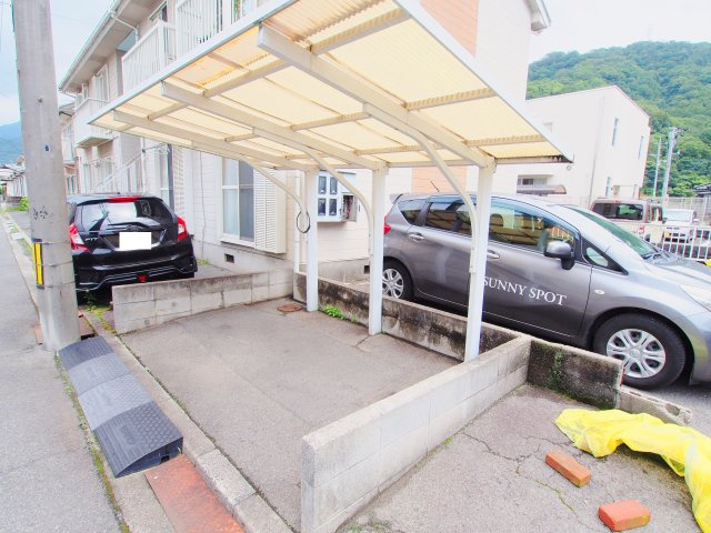 野代ハイツの駐車場