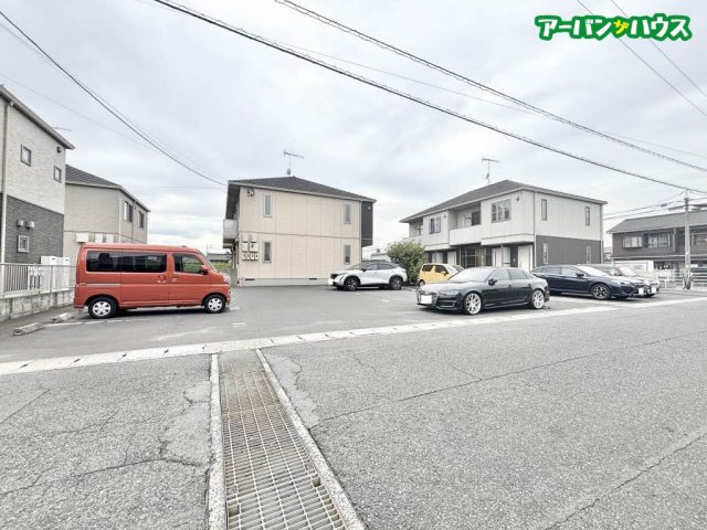 アローゼ　Ｂ棟の駐車場
