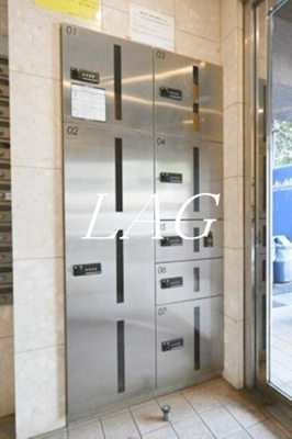 【その他共用部分】 | メインステージ三軒茶屋 | 宅配ボックスです。