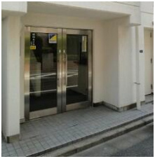 【エントランス】