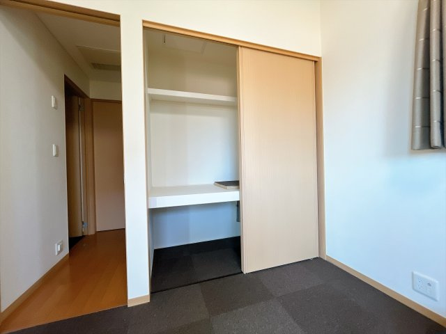 熊谷市新堀　戸建の洋室|収納付の２階洋室6.3帖