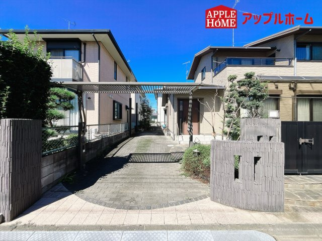 熊谷市新堀　戸建のその他|電動式カーゲート付の駐車場です！
