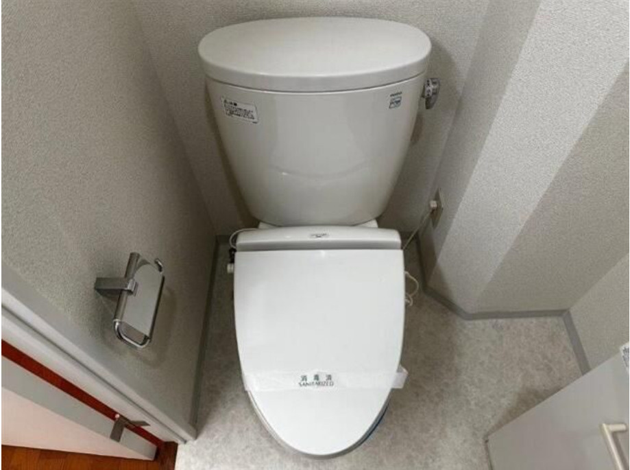 メビウス新宿御苑のトイレ|バストイレ別