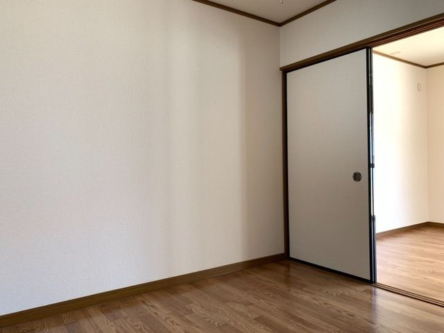 岩作早稲田貸家1の洋室