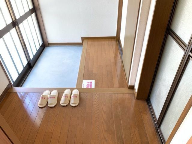 岩作早稲田貸家1の玄関