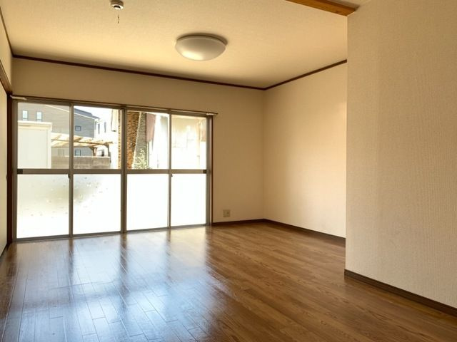 岩作早稲田貸家1の内装