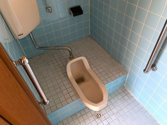 岩作早稲田貸家1のトイレ