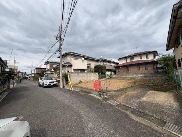 川越市霞ケ関東5丁目　建築条件付売地　東武東上線『霞ヶ関駅』徒歩11分　【霞ヶ関東小学区】の前面道路含む現地写真