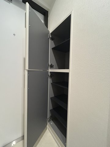 市ヶ谷春日マンションの玄関|シューズボックスです