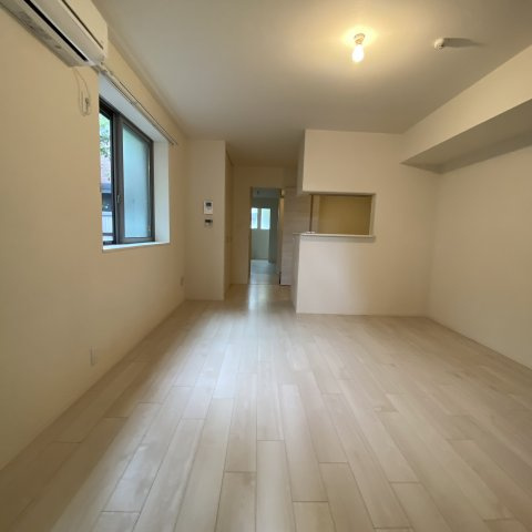【居間・リビング】 | メゾンシャルム | ※同物件別部屋参考写真