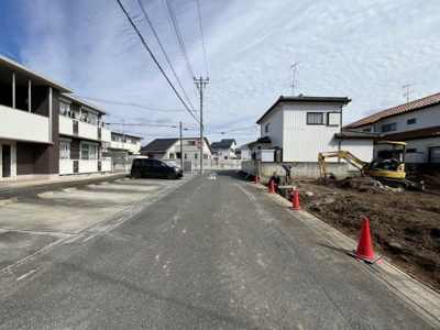【前面道路含む現地写真】 | 【寿第2期　現地外観】
※令和8年10月時点