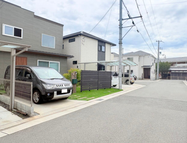 野口町水足　中古戸建の外観|広い前面道路で、駐車もらくらく♪