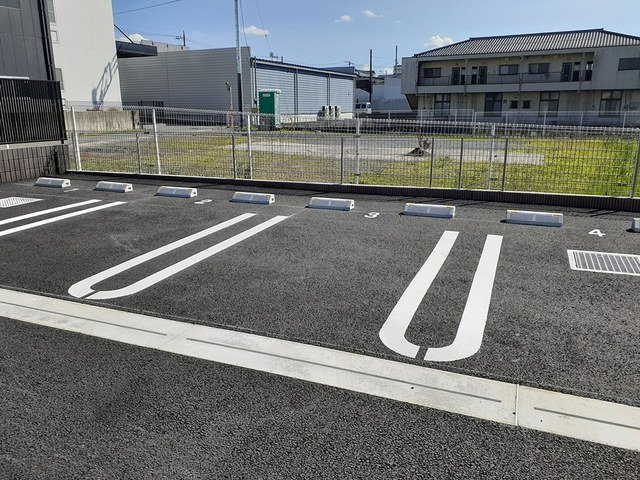 ベルフルールの駐車場
