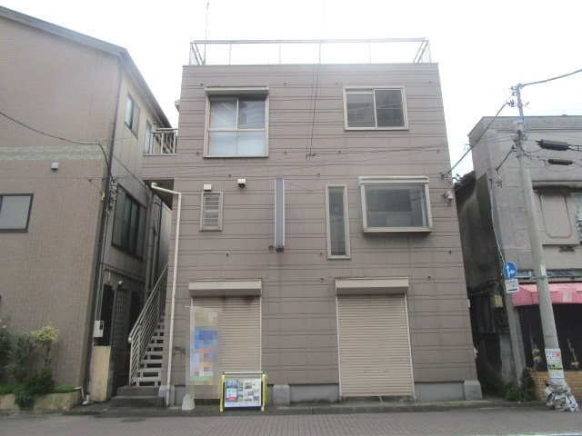 荒川区東日暮里１丁目のビル