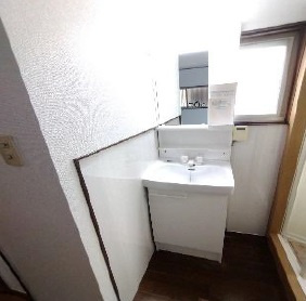歌敷山４丁目　中古戸建の洗面所