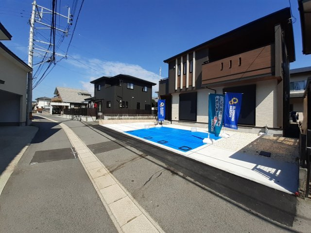 熊本市南区近見１丁目の新築一戸建の前面道路含む現地写真