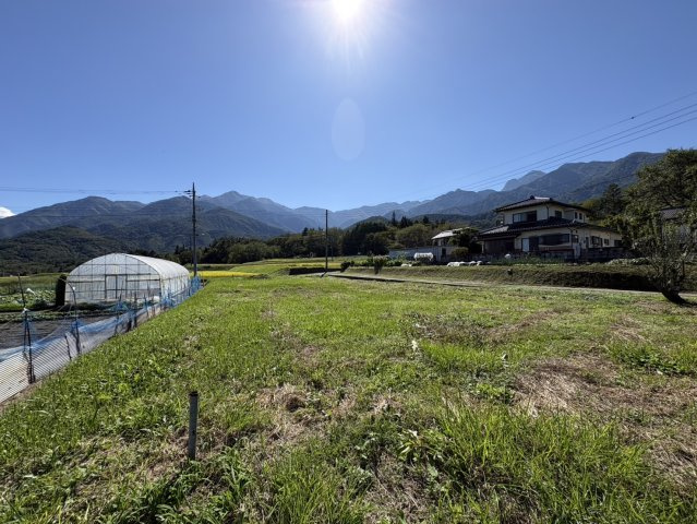 【北杜市白州町大坊】日当たりの良い平坦な土地の外観