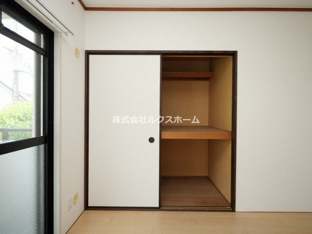 チェリーアベニュー南茨木B棟の収納