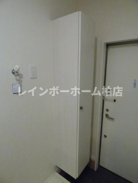 特典：仲介手数料が無料です!!の玄関|シューズボックスがあります