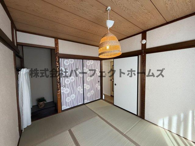 招提大谷戸建　賃貸の和室|来客時にも便利な和室付き