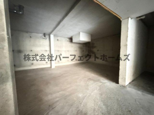 招提大谷戸建　賃貸の駐車場