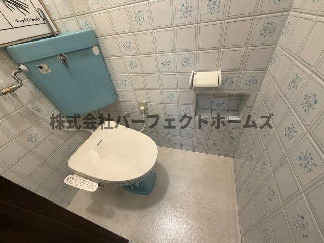 招提大谷戸建　賃貸のトイレ|落ち着いたトイレです
