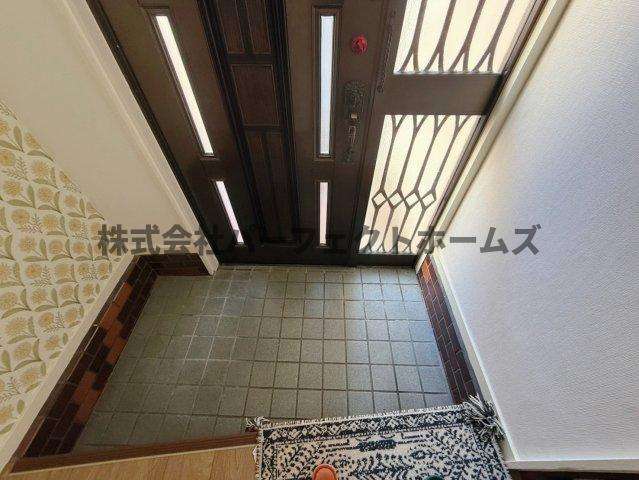 招提大谷戸建　賃貸の玄関|シンプルで使いやすい玄関です