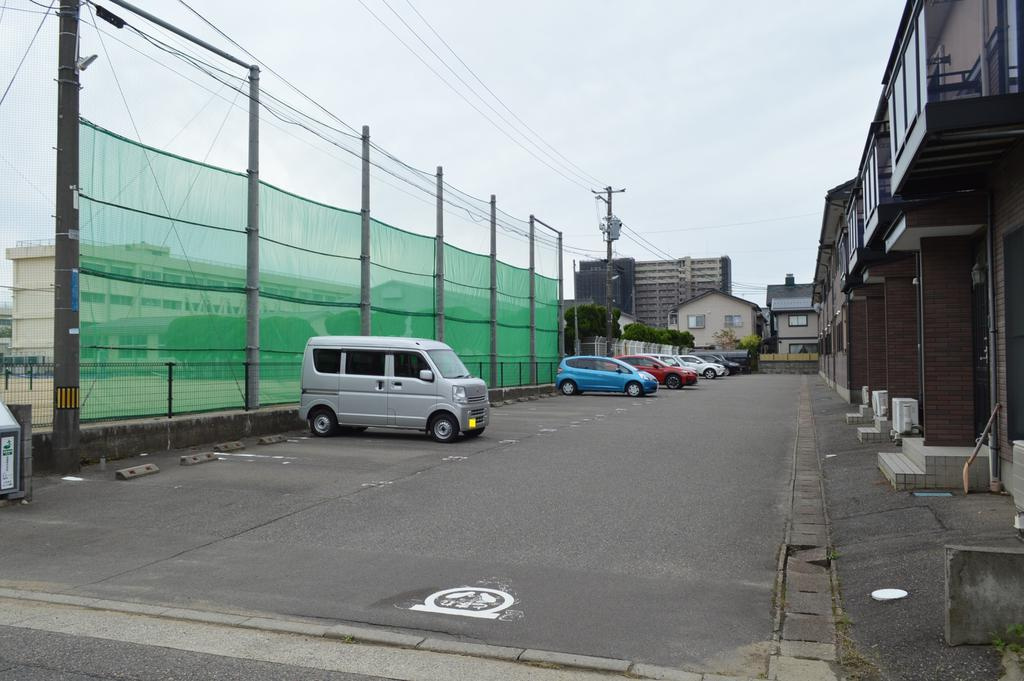 グラントム新和Ⅲの駐車場