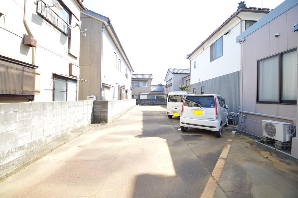 ロッタカーマラビリンスの駐車場