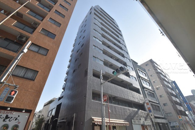 【エントランス】 | コスモ東池袋 | マンションの正面エントランス。出入りする人間を癒してくれるマンション入り口であり、その建物の「顔」でもあります。～即日のご見学可能～　お問合せはお気軽にどうぞ。
