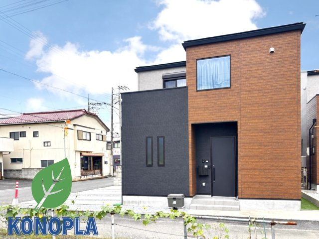 【中古戸建】伊勢崎市宮前町の外観|■外観|シンプルで洗練されたデザインは住まう人の色に染まり、個性を映し出します♪本日見学可能(*＾＾*)