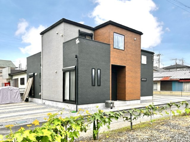 【中古戸建】伊勢崎市宮前町の外観|■外観｜少し気になる！資料請求だけ！大歓迎です♪お気軽に木ノ葉プランニング高崎店までお問い合わせください♪
