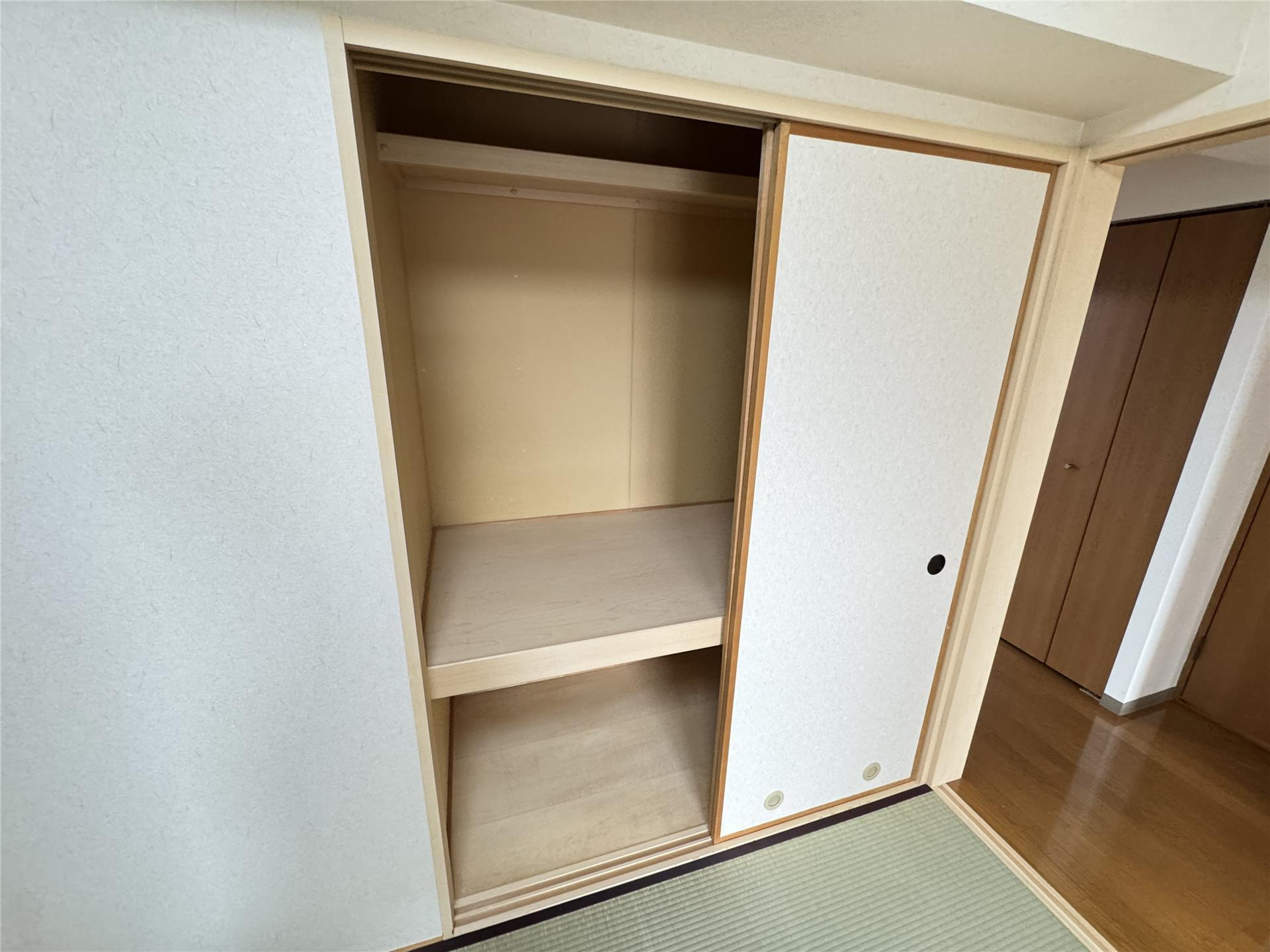 ベロウ　蔵の収納|和室には押入収納付き！他にも収納スペースあります！