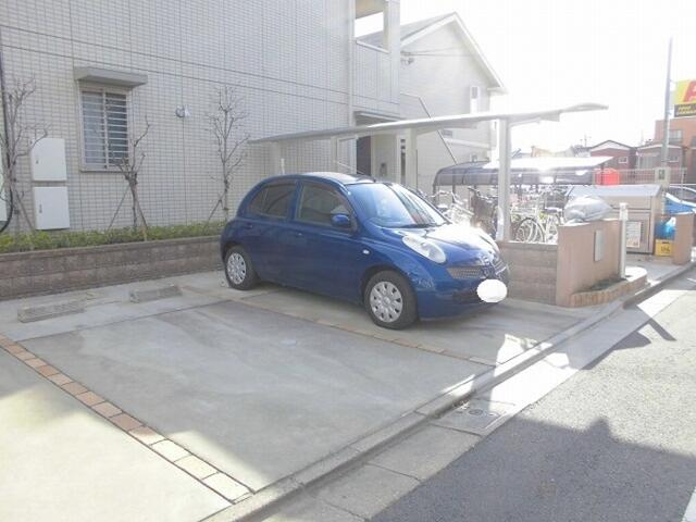 レクレドールの駐車場