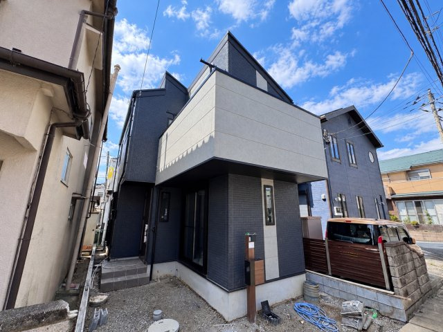 市川市曽谷３丁目新築戸建【百合台小学校：7分】