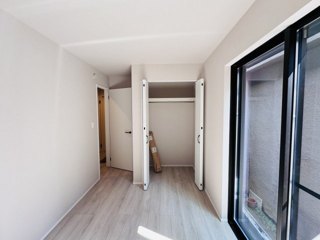 市川市曽谷３丁目新築戸建【百合台小学校：7分】の収納|5.5帖寝室収納