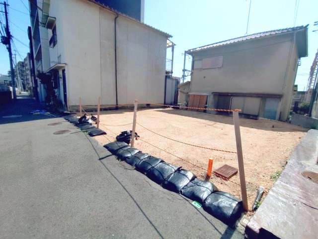 本山北町1丁目の前面道路含む現地写真|建築条件無し、お好きなハウスメーカー・工務店で建築