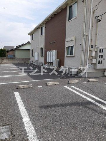 カーサ・フェリーチェの駐車場|高崎、前橋のお部屋探しはエンドスケープまで！お客様の理想お聞かせ下さい♪