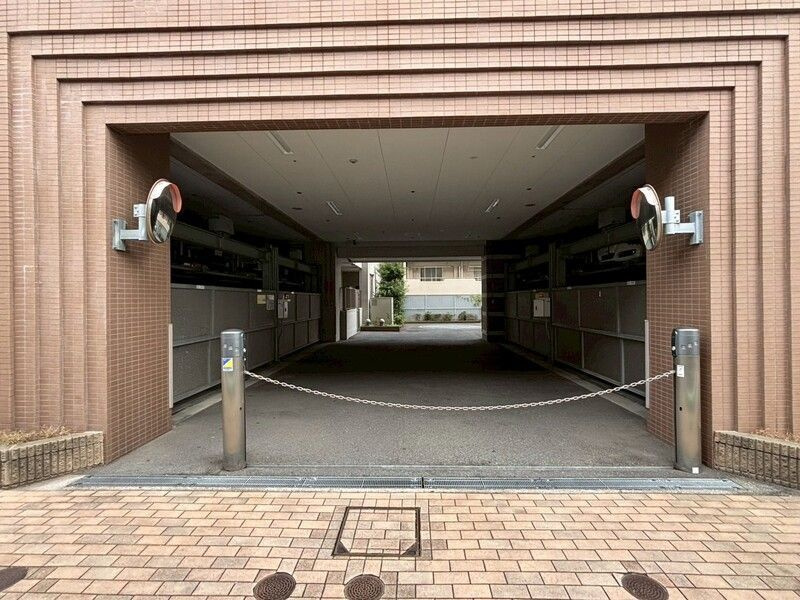 クレストフォルム錦糸町の駐車場