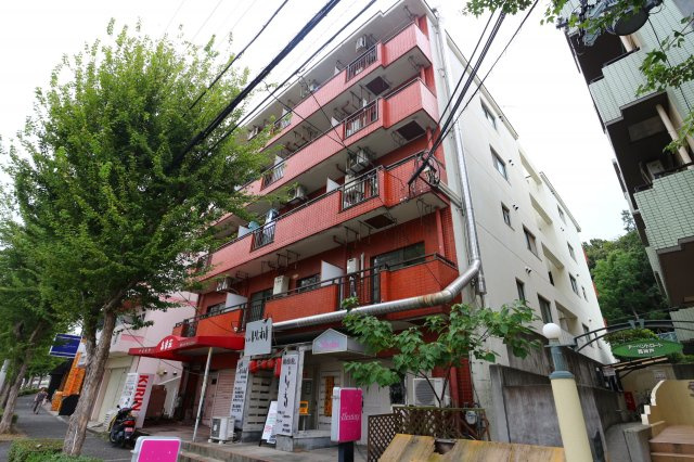 バンドーム大津和の外観