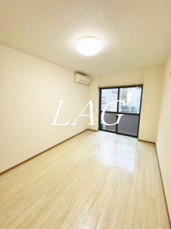 【居間・リビング】 | グランビスタ参番館(K-141) | 洋室のお部屋です。