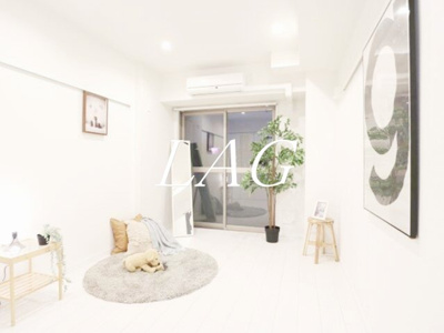 【居間・リビング】 | ウィンドワード市川 | 洋室のお部屋です。※家具家電は付いておりません。