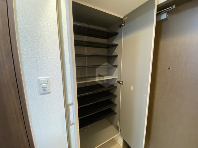 グランカーサ高井田の収納
