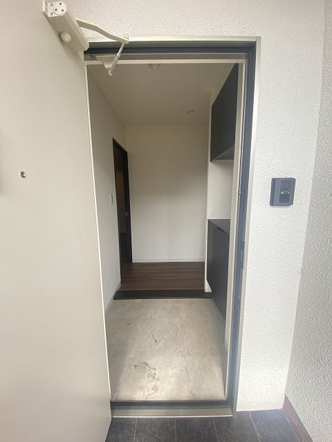 第三三功ビルの玄関