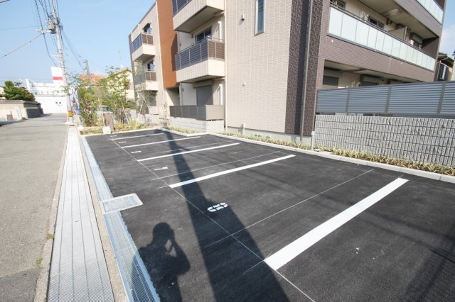 イデアーレ伊丹の駐車場