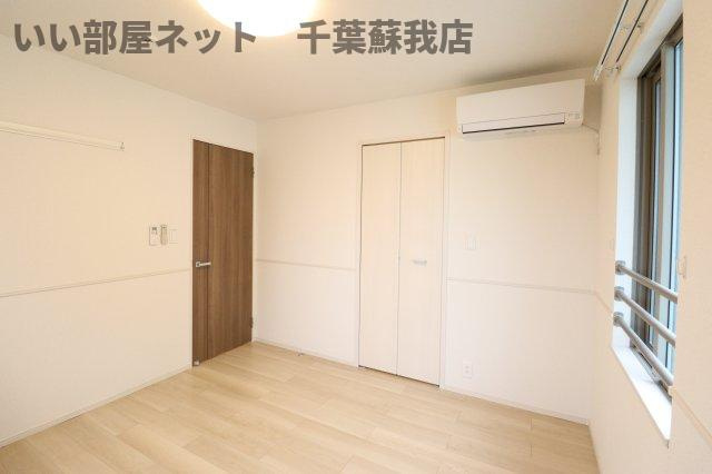 セントラルアベニューの寝室|落ち着いた色調の寝室です