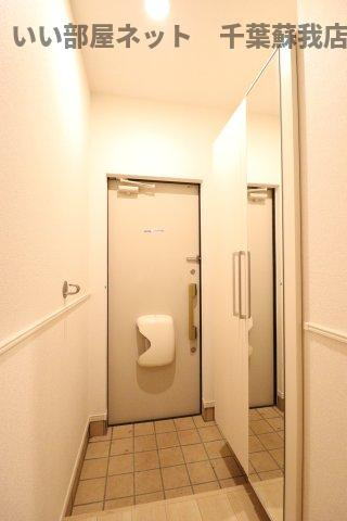セントラルアベニューの玄関|明るい玄関です