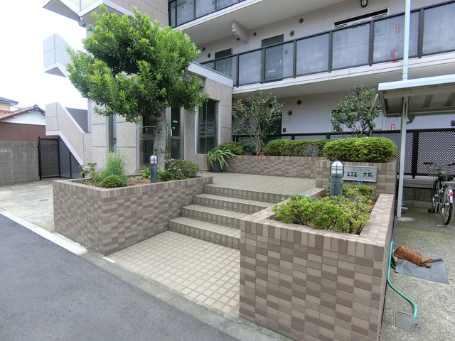 斑鳩のエントランス
